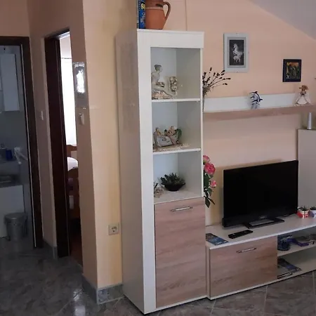 Apartment Ana Gornji Karin