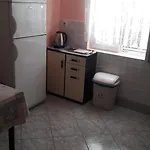 Ana *