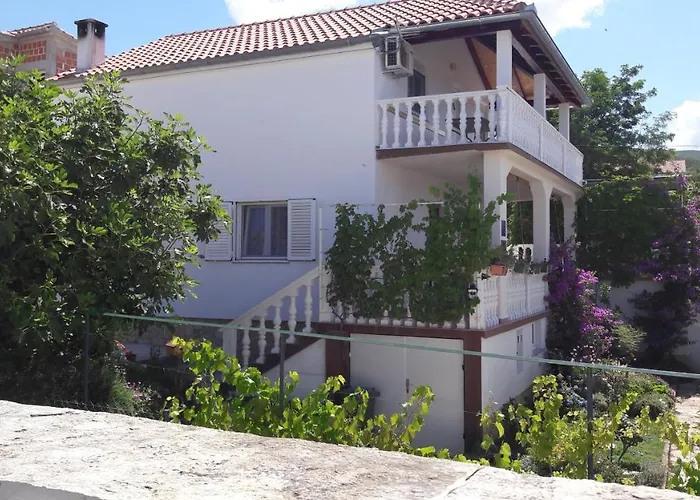 Ana Apartman Gornji Karin